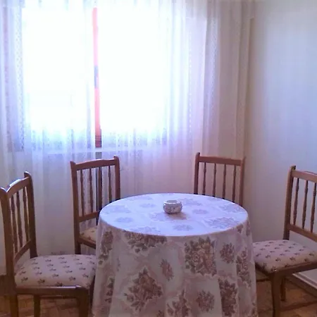 Piso Iris Apartman *