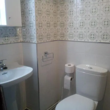 Piso Iris Apartman *